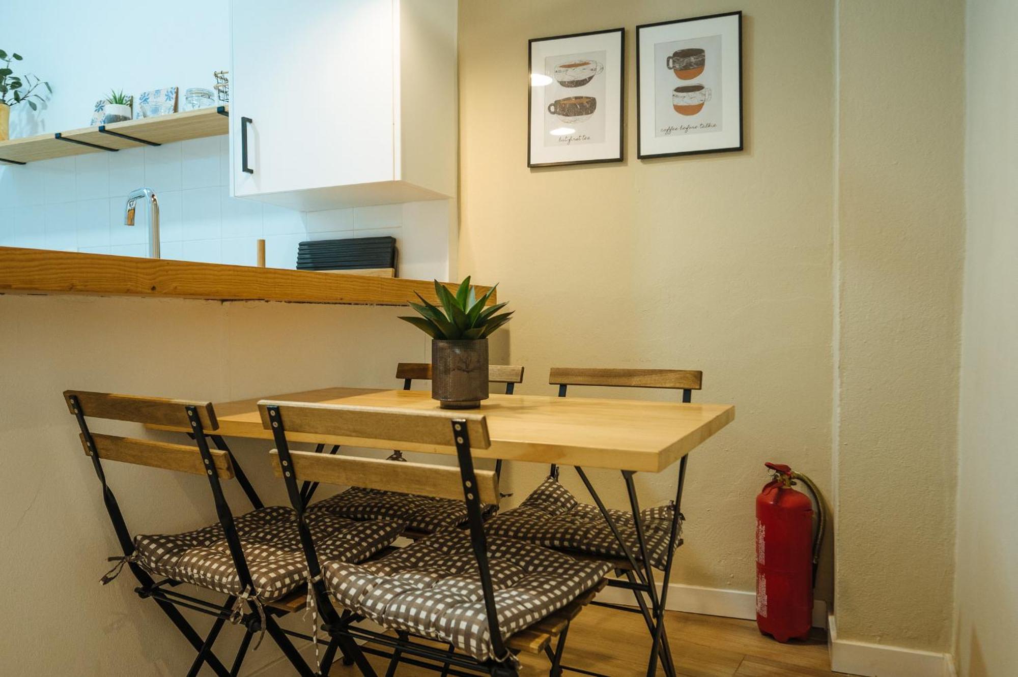 Precioso En El Centro De La Ciudad Appartement *